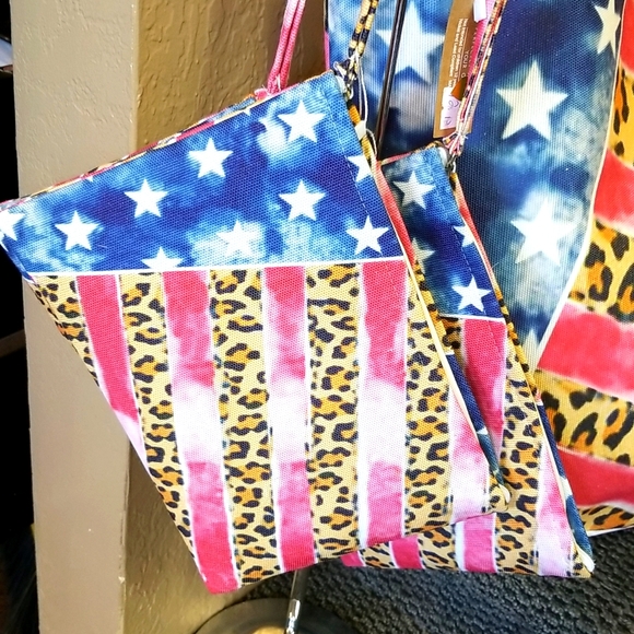 Canvas American Flag Leopard Cosmetic Bag - Picture 3 of 8